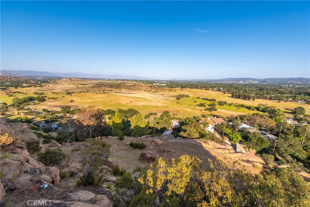 8740 Azul Drive West Hills, CA 91304