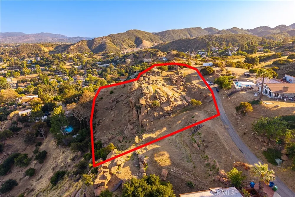 8740 Azul Drive West Hills, CA 91304