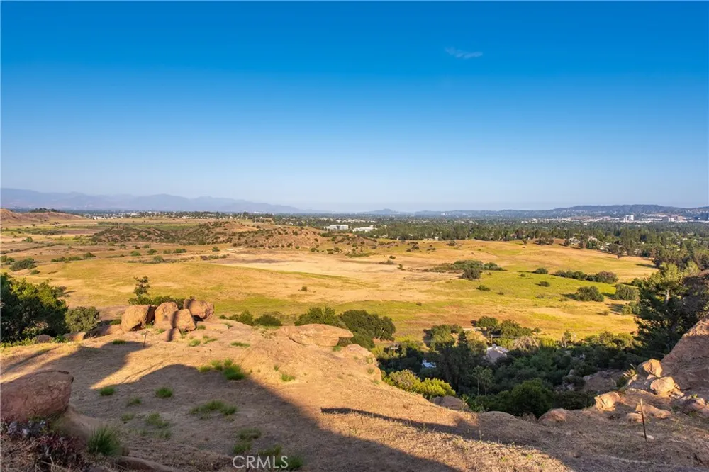 8740 Azul Drive West Hills, CA 91304
