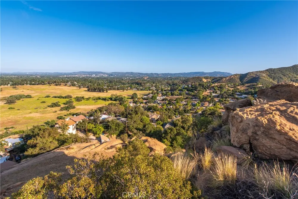 8740 Azul Drive West Hills, CA 91304