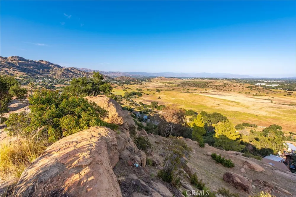 8740 Azul Drive West Hills, CA 91304