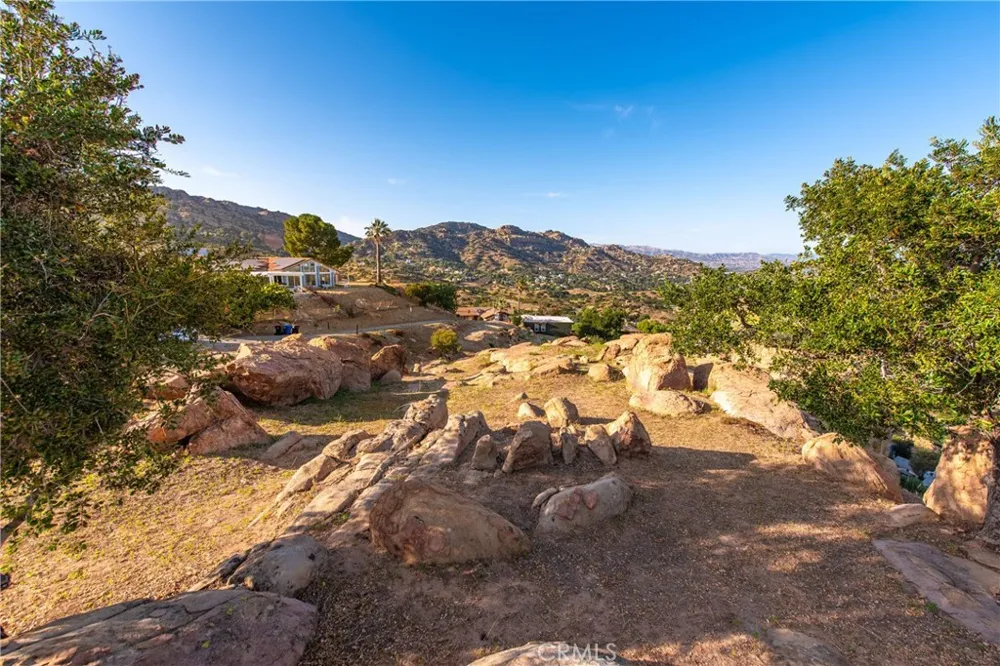 8740 Azul Drive West Hills, CA 91304