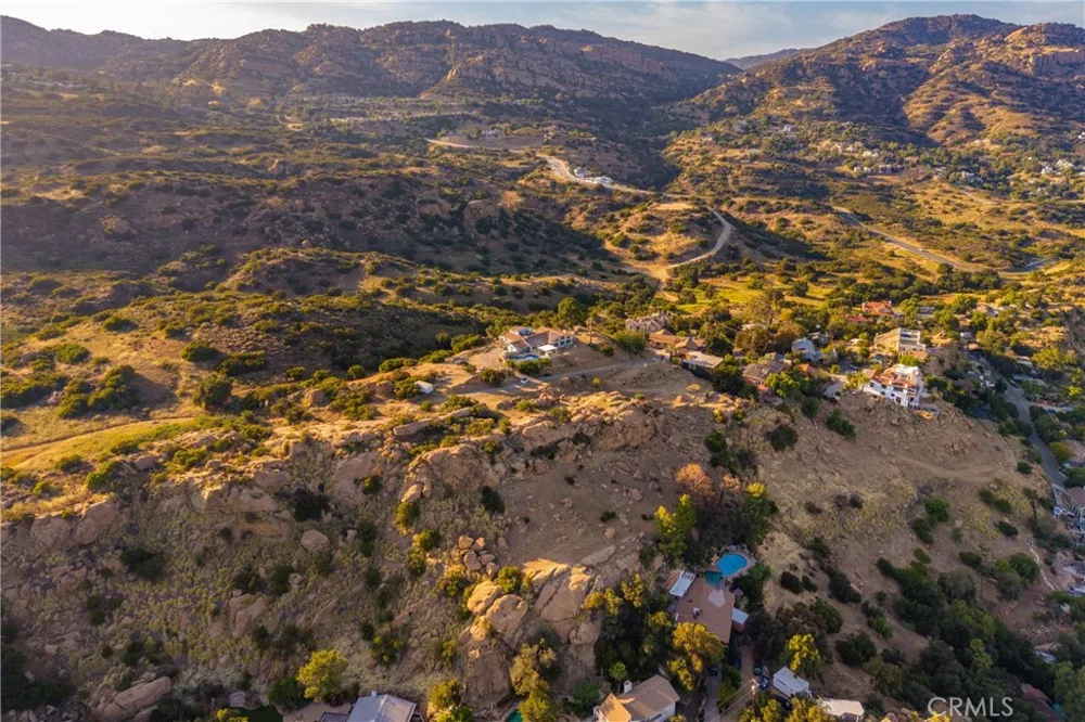 8740 Azul Drive West Hills, CA 91304
