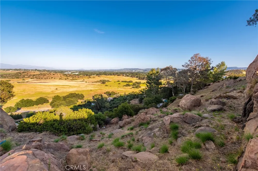 8740 Azul Drive West Hills, CA 91304