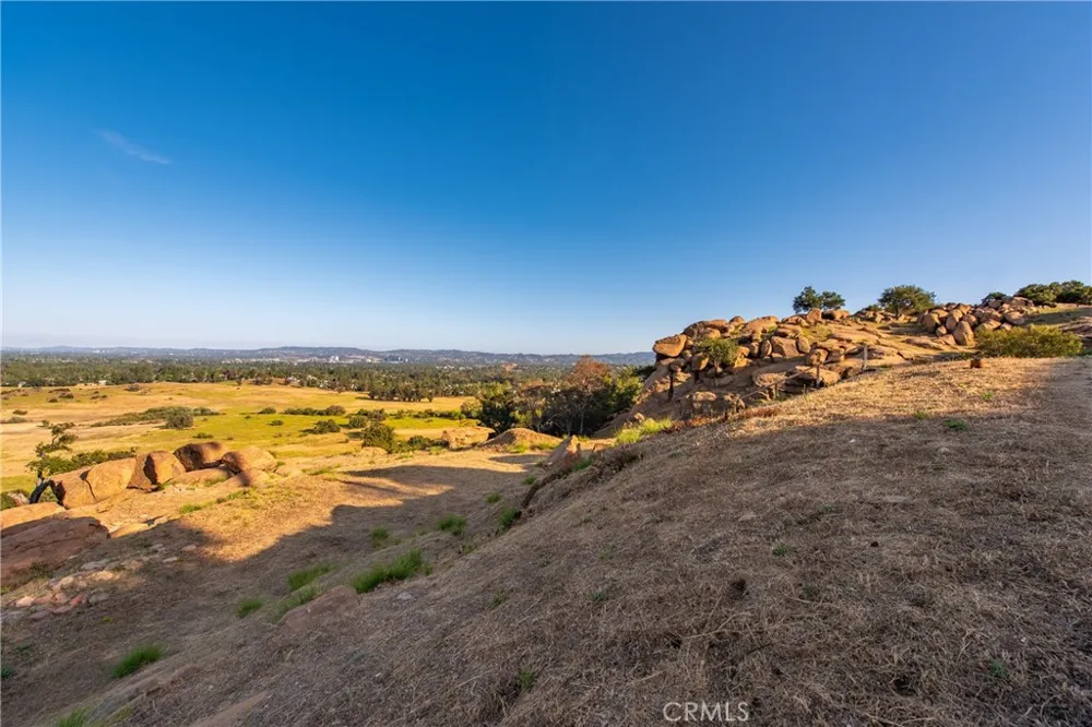 8740 Azul Drive West Hills, CA 91304