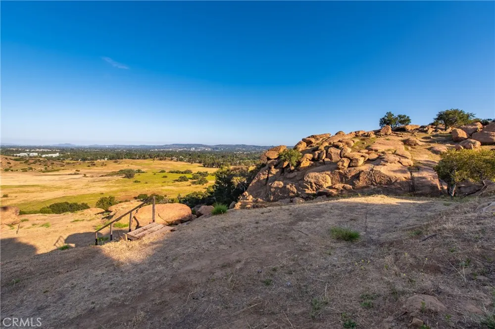 8740 Azul Drive West Hills, CA 91304