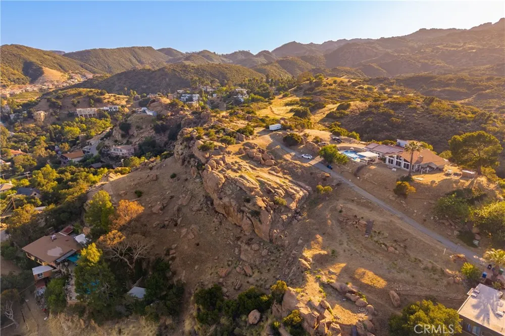 8740 Azul Drive West Hills, CA 91304