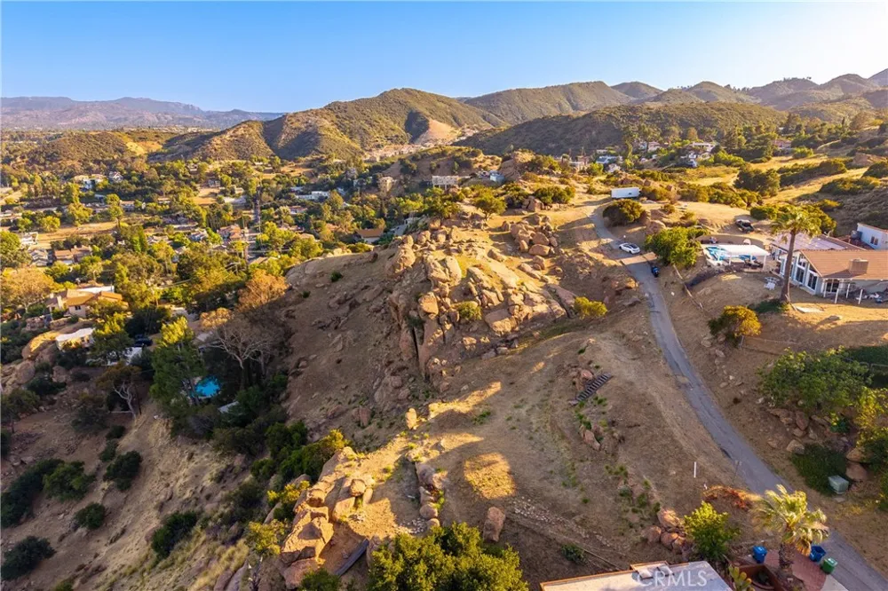 8740 Azul Drive West Hills, CA 91304