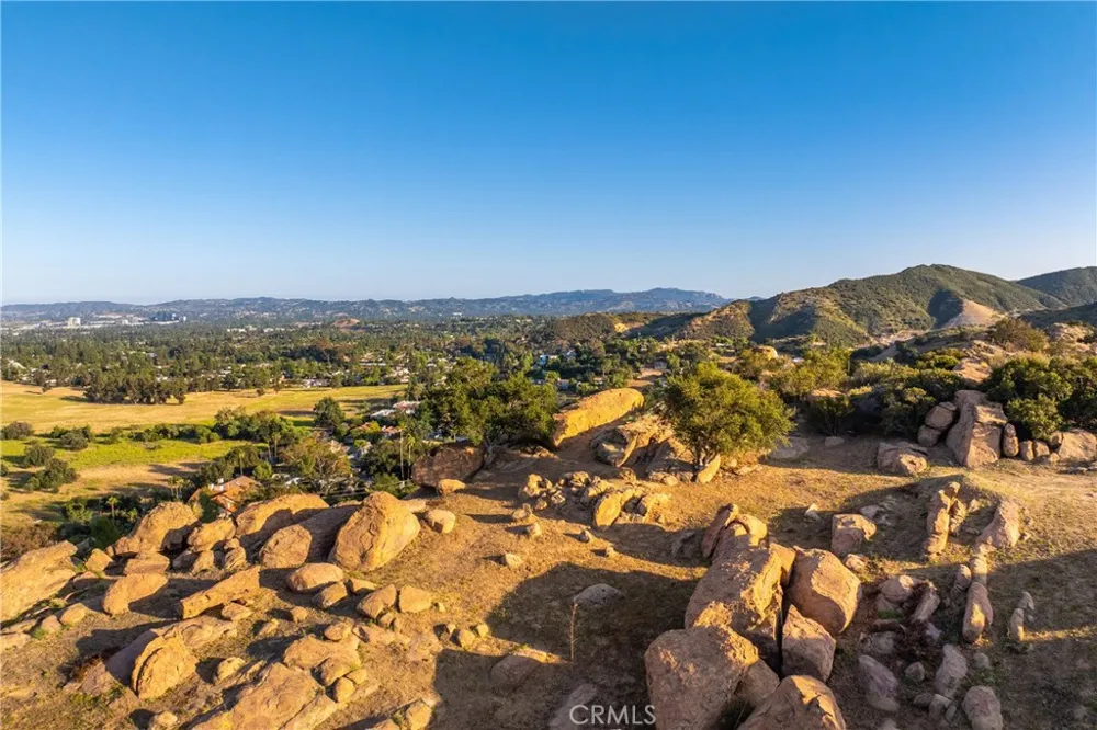 8740 Azul Drive West Hills, CA 91304