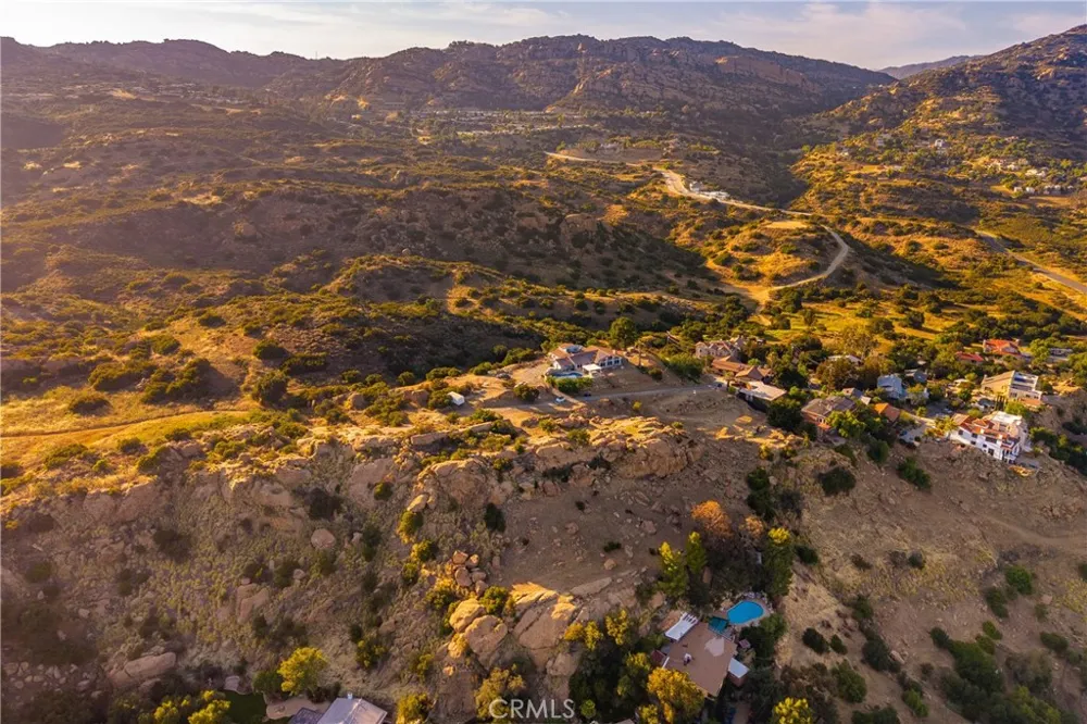 8740 Azul Drive West Hills, CA 91304