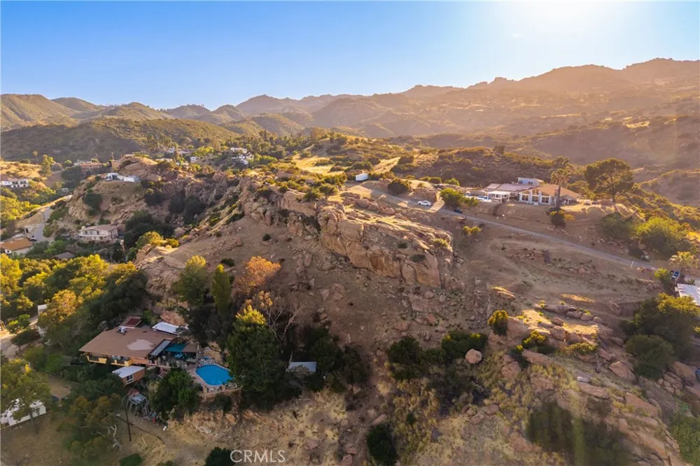 8740 Azul Drive West Hills, CA 91304