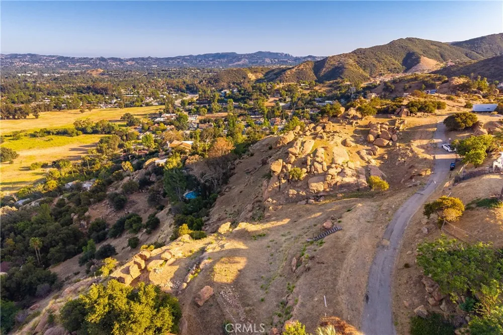 8740 Azul Drive West Hills, CA 91304