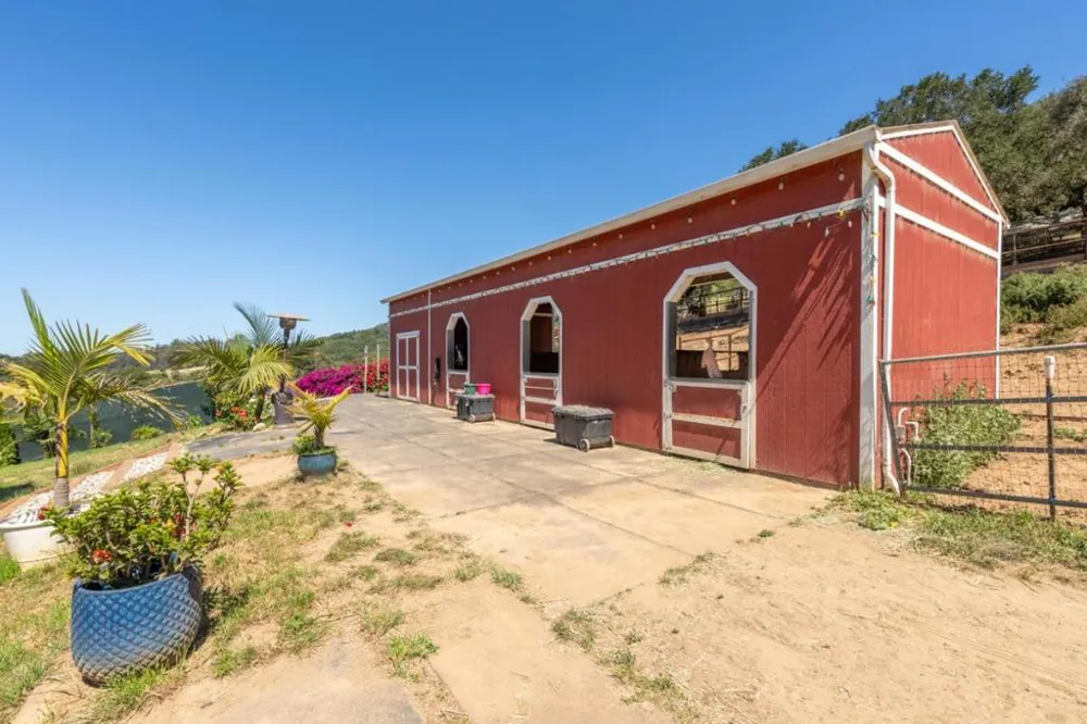 67 Tucker Road Royal Oaks, CA 95076