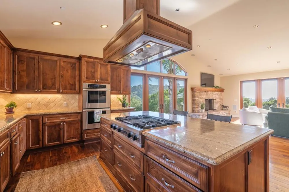 67 Tucker Road Royal Oaks, CA 95076