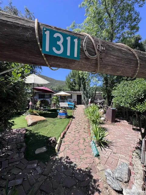1311 Sunny Acres