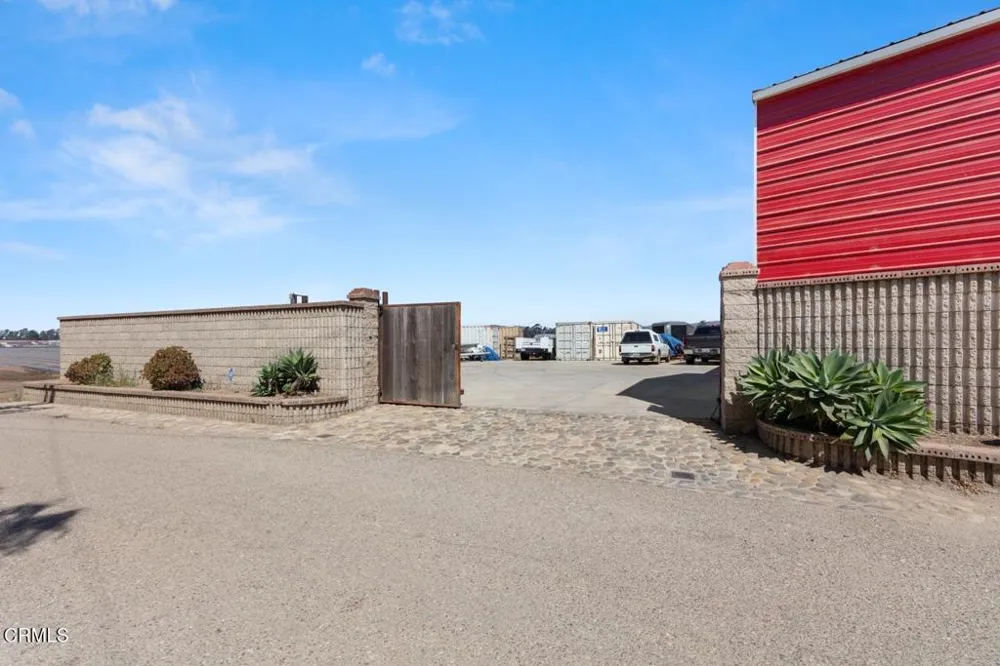 907 Mission Rock Road Santa Paula, CA 93060