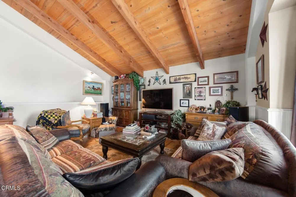 907 Mission Rock Road Santa Paula, CA 93060