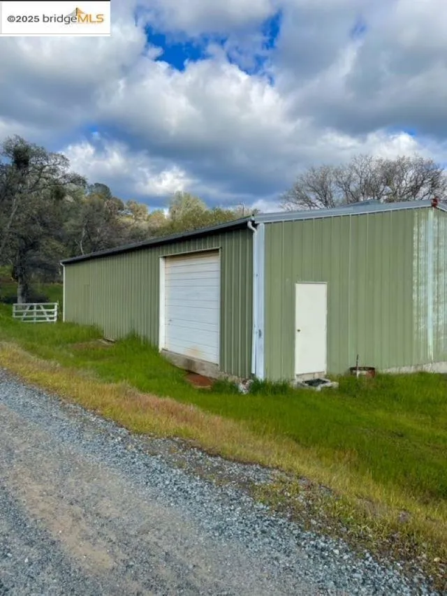 10404 State Highway 49 Coulterville, CA 95311
