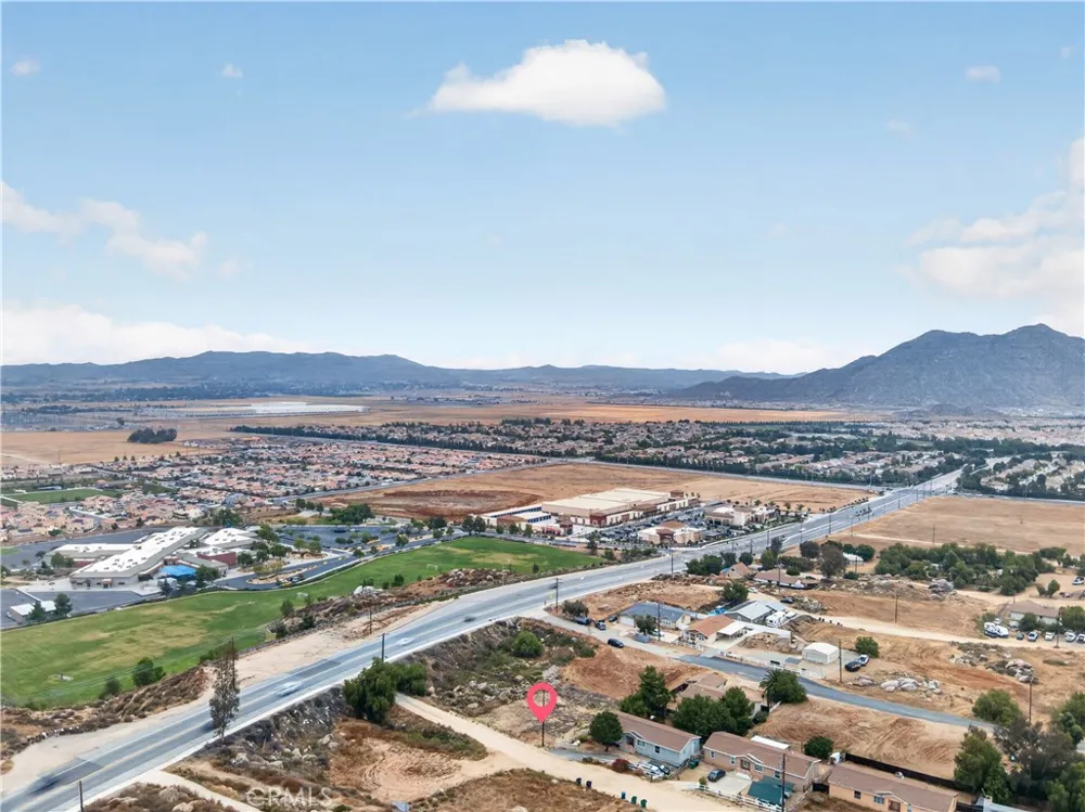 27560 Summit Menifee, CA 92585