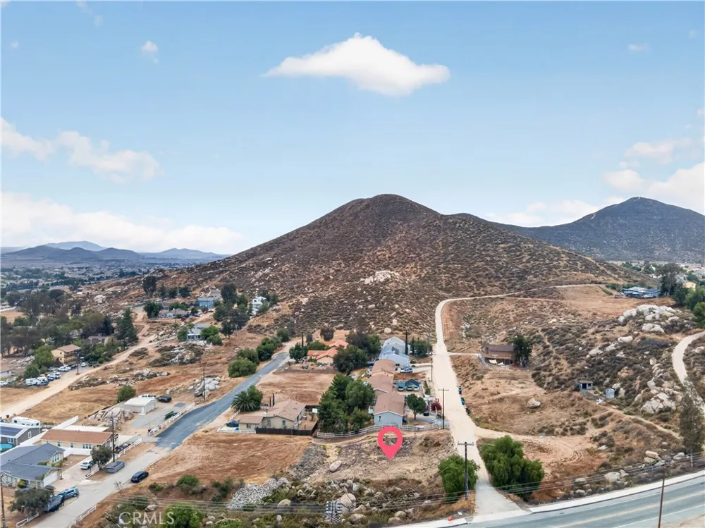 27560 Summit Menifee, CA 92585