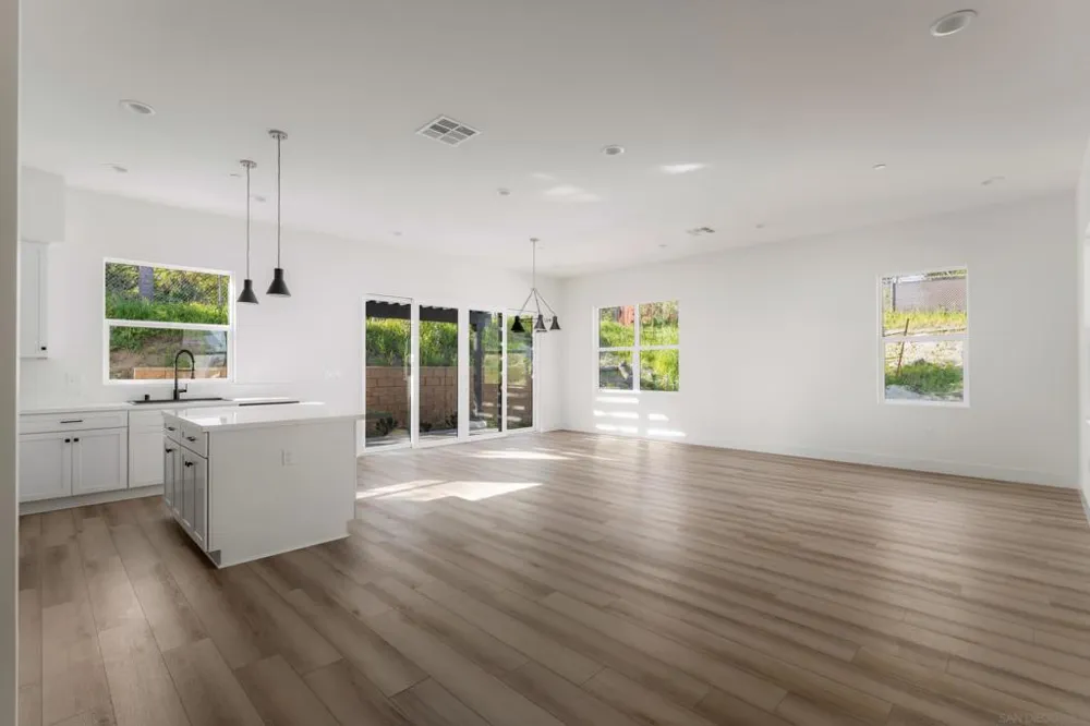 710 Passion Court Vista, CA 92083