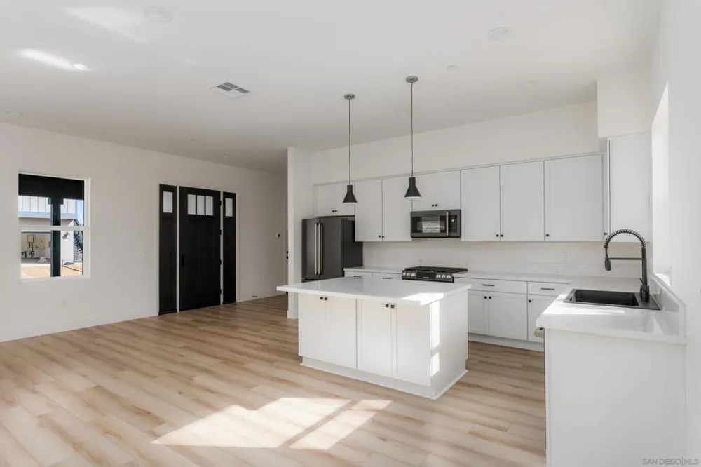 710 Passion Court Vista, CA 92083