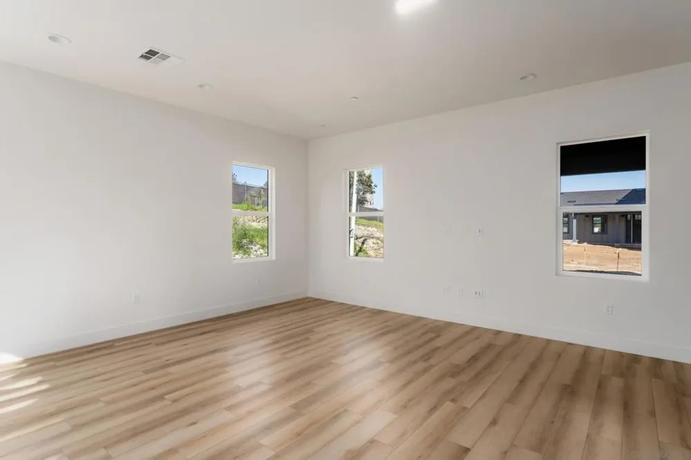 710 Passion Court Vista, CA 92083