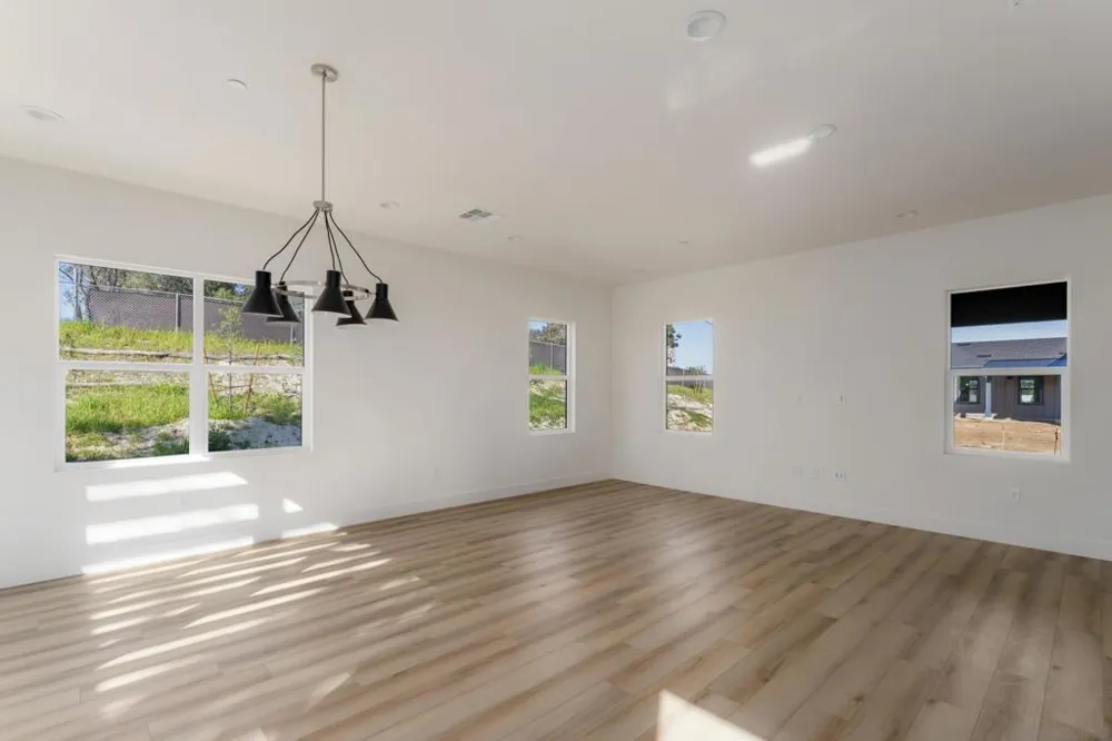 710 Passion Court Vista, CA 92083