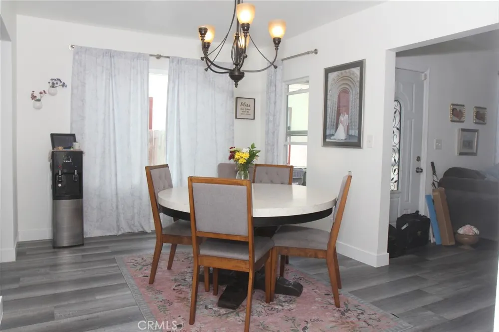 818 S Sloan Compton, CA 90221