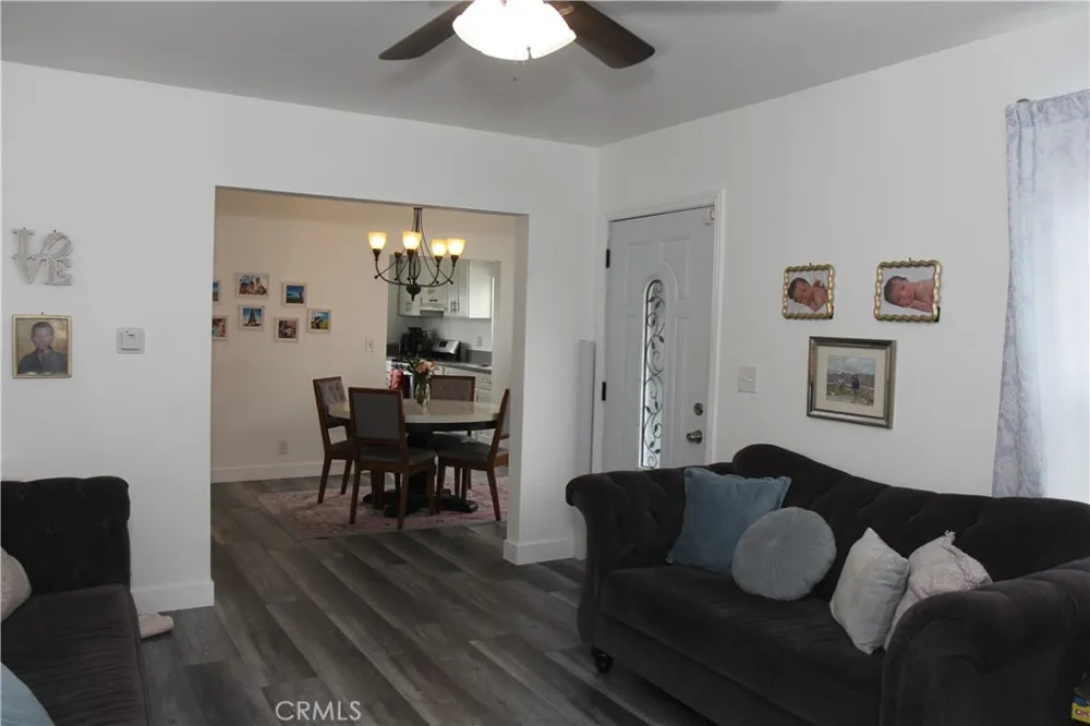 818 S Sloan Compton, CA 90221