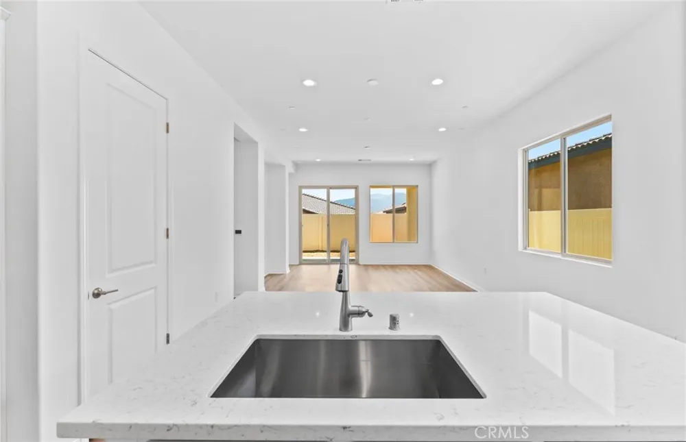 23676 Shoal Drive Corona, CA 92883