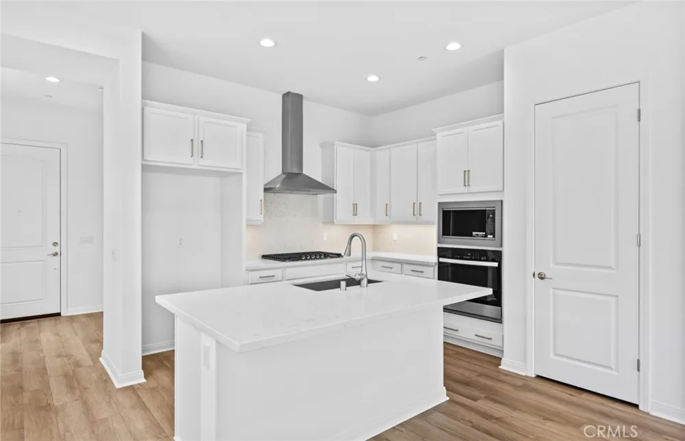 23676 Shoal Drive Corona, CA 92883