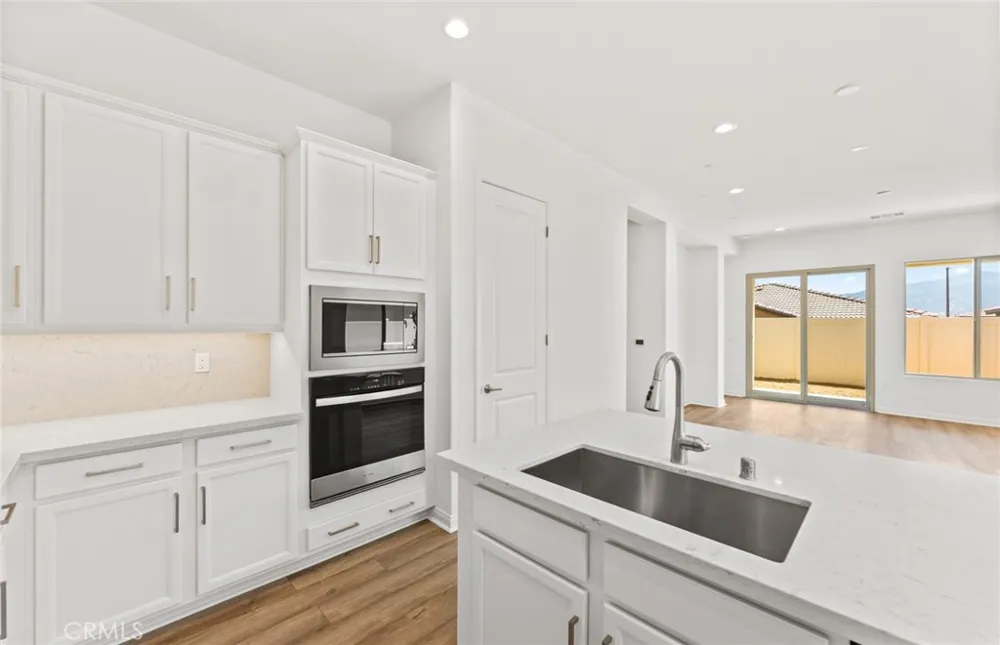 23676 Shoal Drive Corona, CA 92883