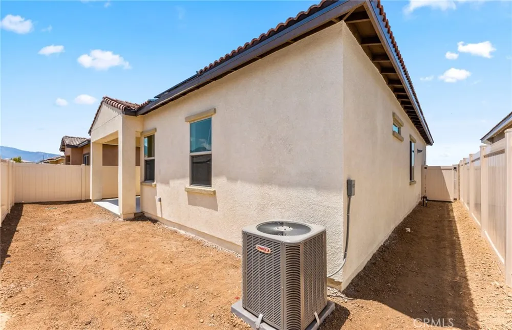 23676 Shoal Drive Corona, CA 92883