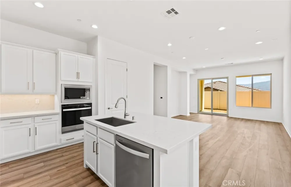 23676 Shoal Drive Corona, CA 92883