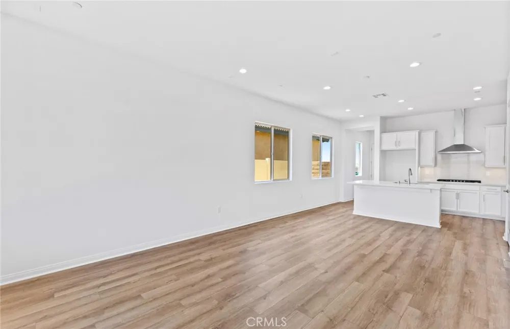 23676 Shoal Drive Corona, CA 92883