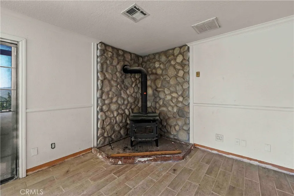 34754 Ellenan Acton, CA 93510