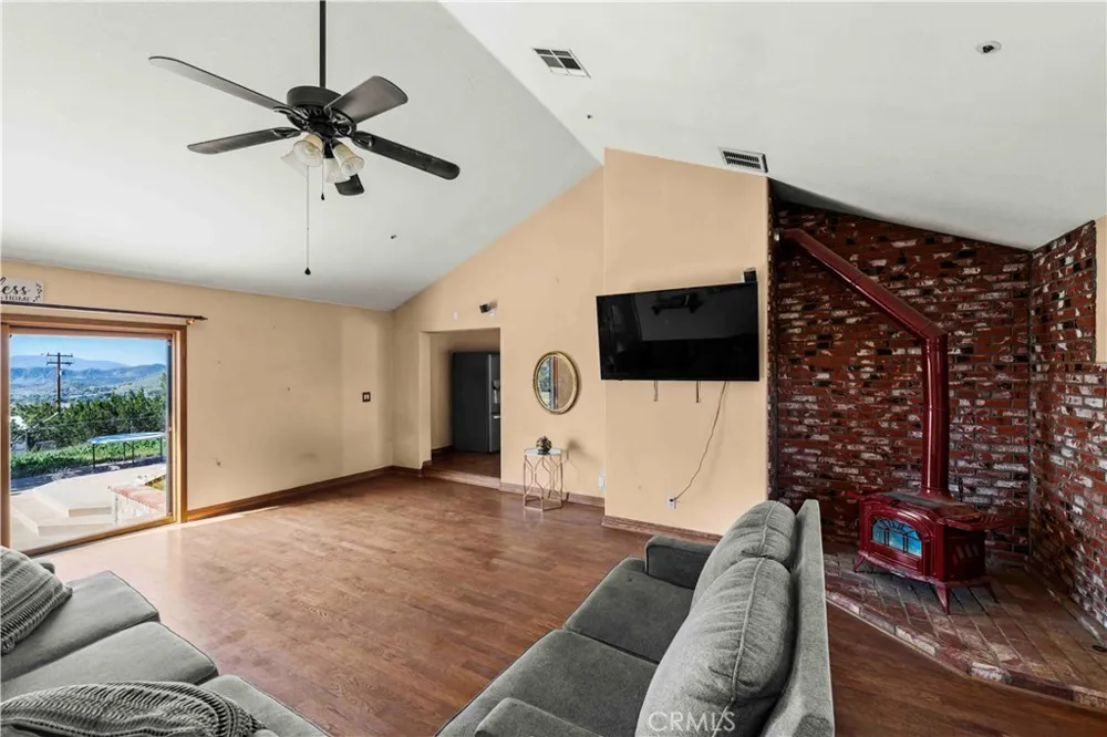 34754 Ellenan Acton, CA 93510