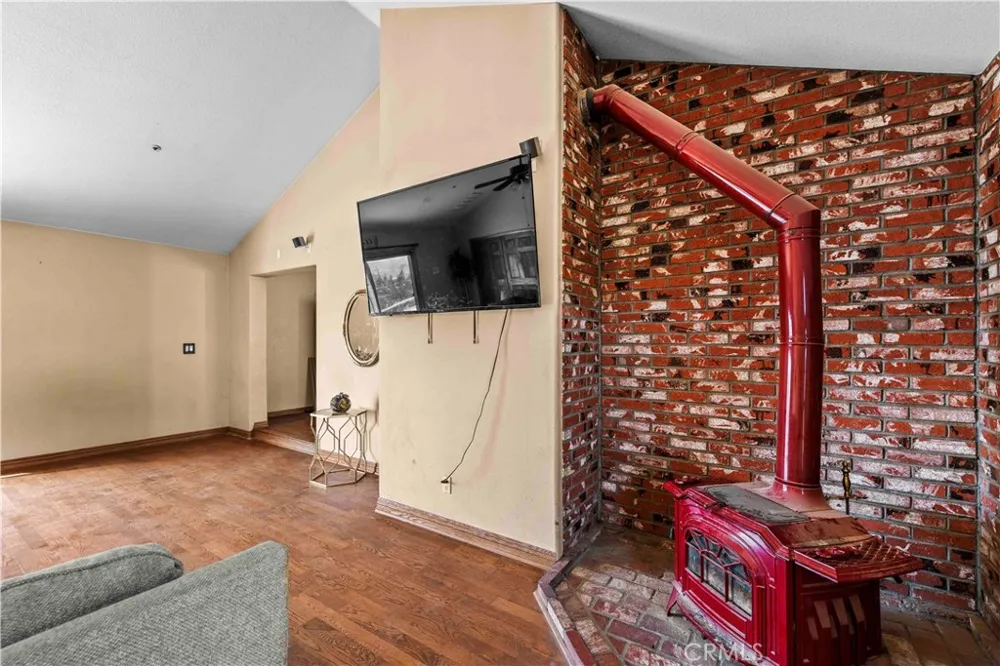34754 Ellenan Acton, CA 93510