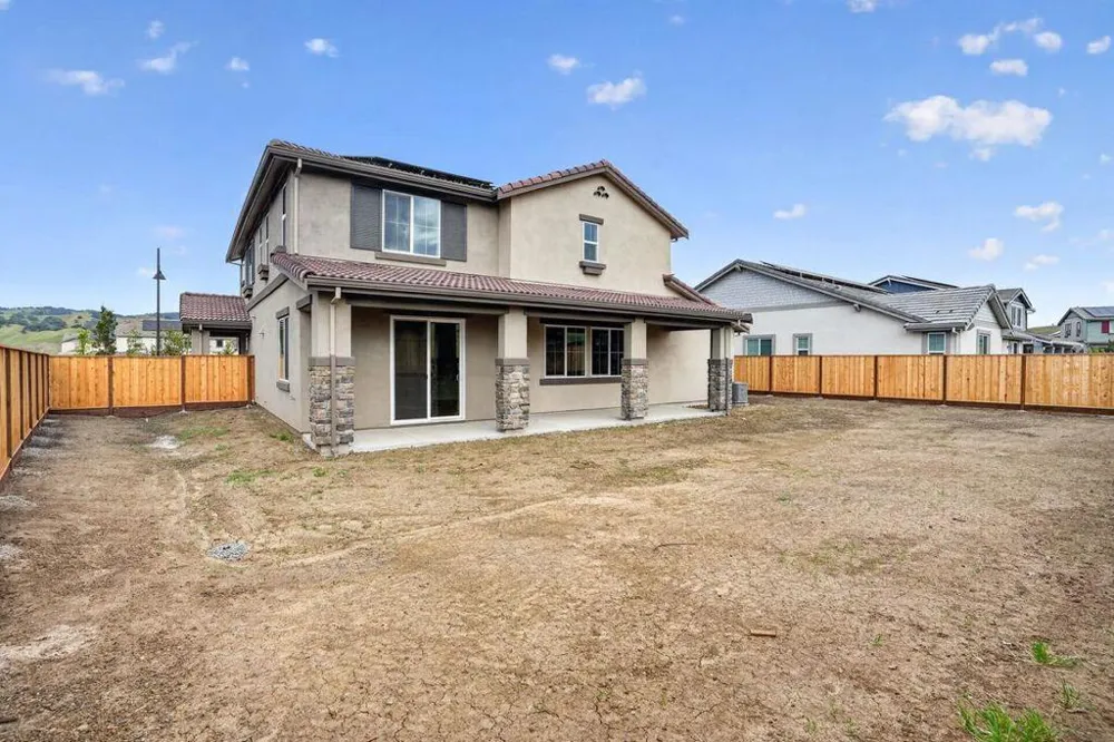 197 Golden Gate Lane Vacaville, CA 95687