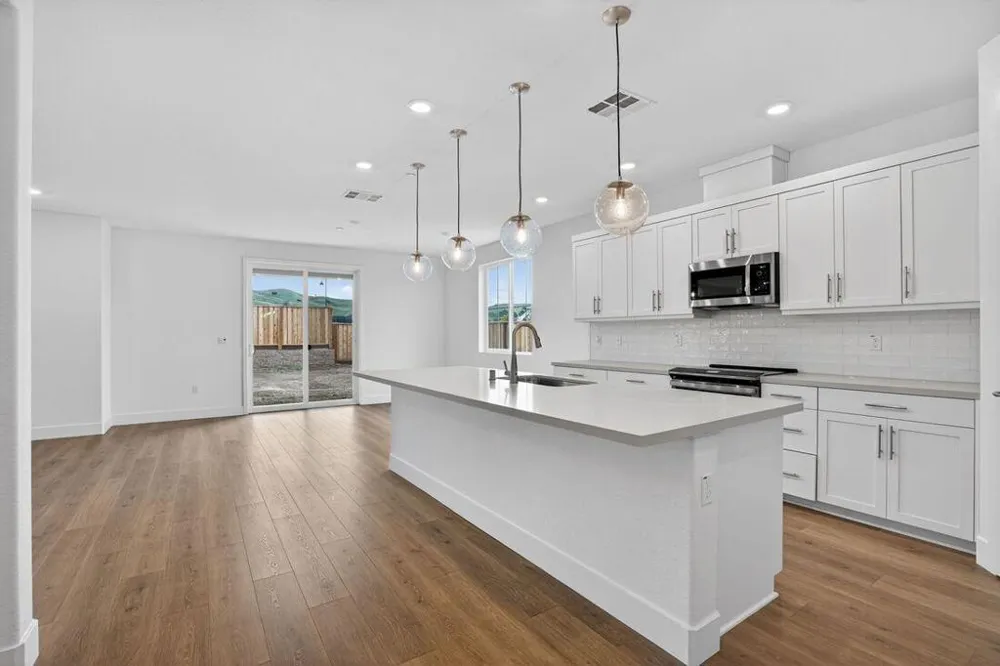 197 Golden Gate Lane Vacaville, CA 95687