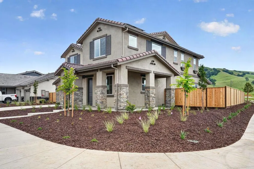 197 Golden Gate Lane Vacaville, CA 95687