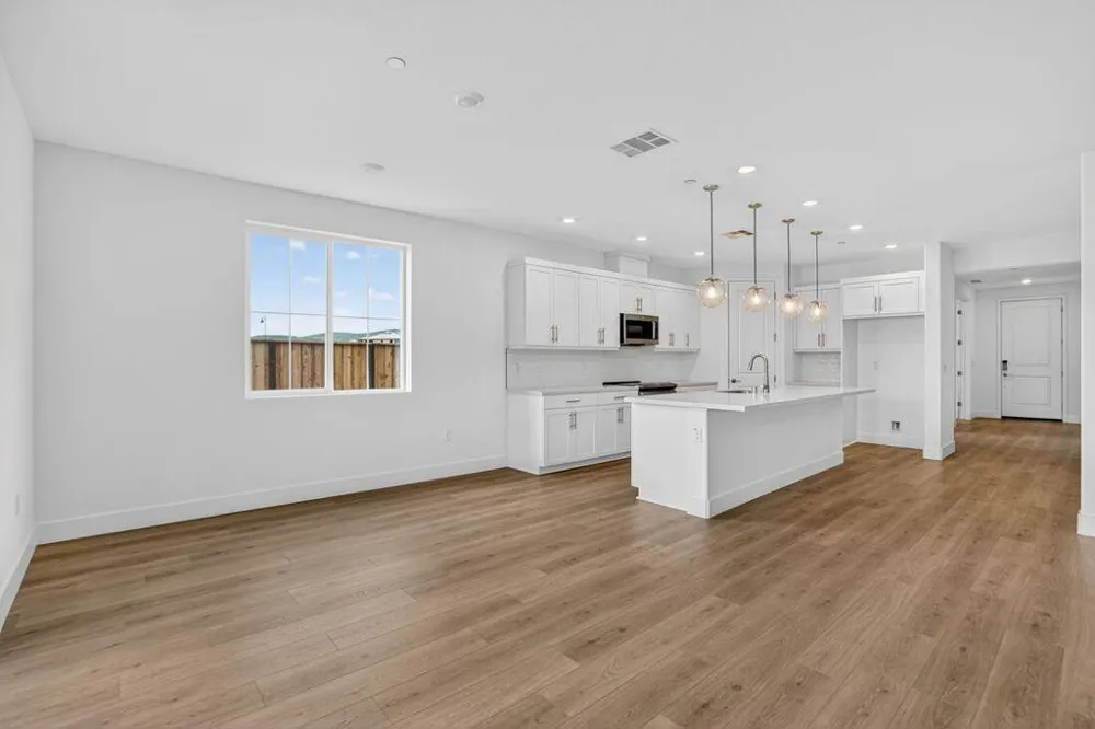197 Golden Gate Lane Vacaville, CA 95687