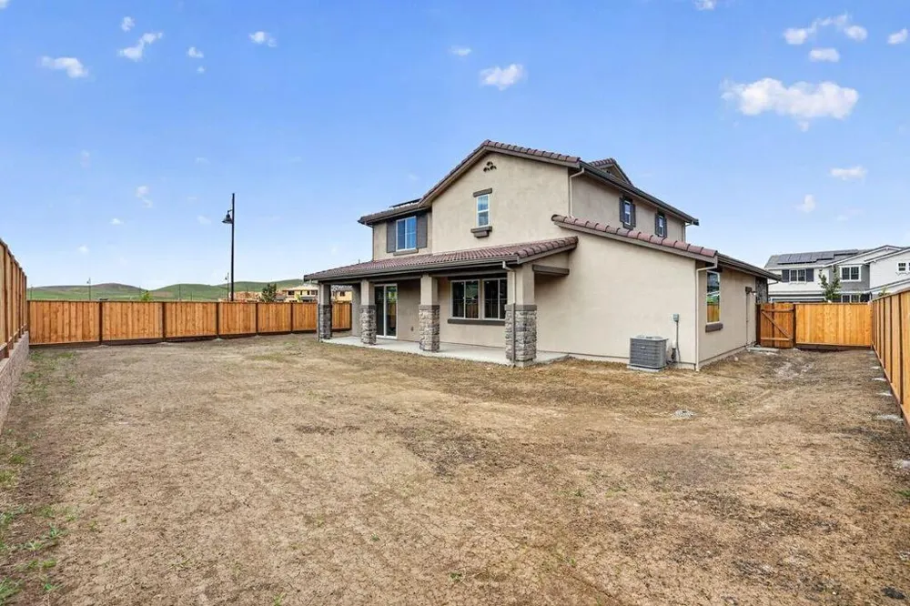 197 Golden Gate Lane Vacaville, CA 95687