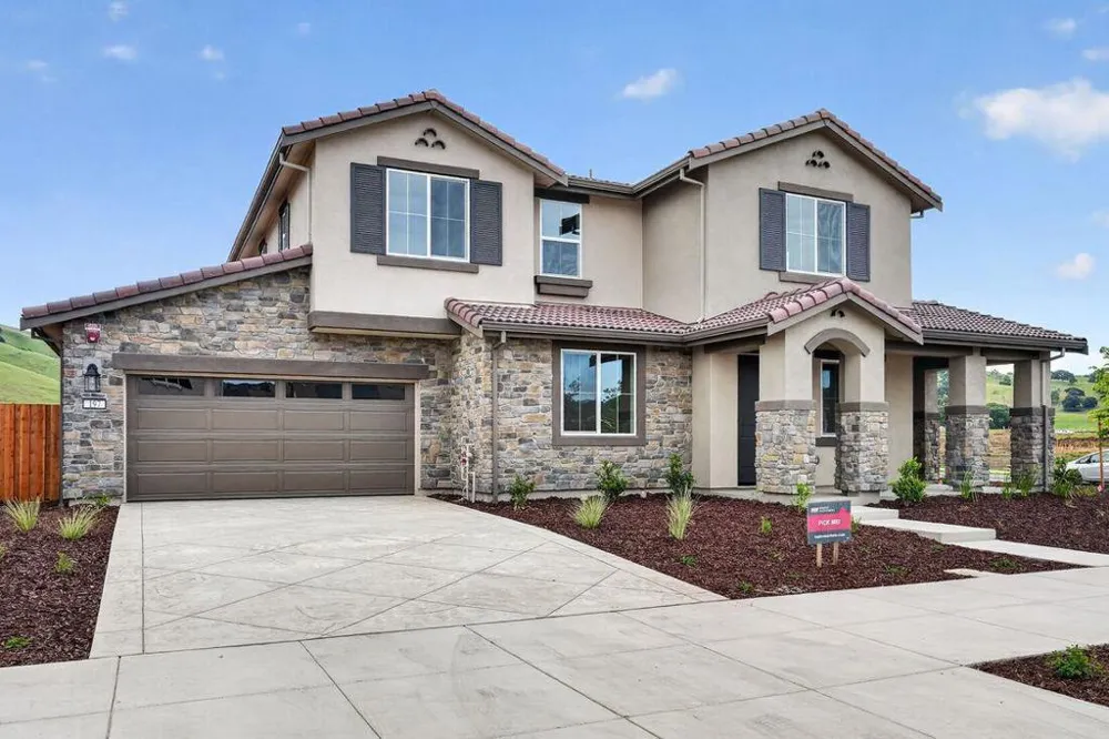 197 Golden Gate Lane Vacaville, CA 95687