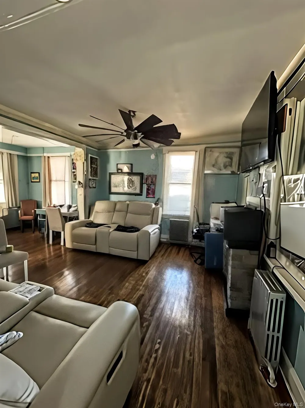 42 3rd Avenue Huntington Station, NY 11746