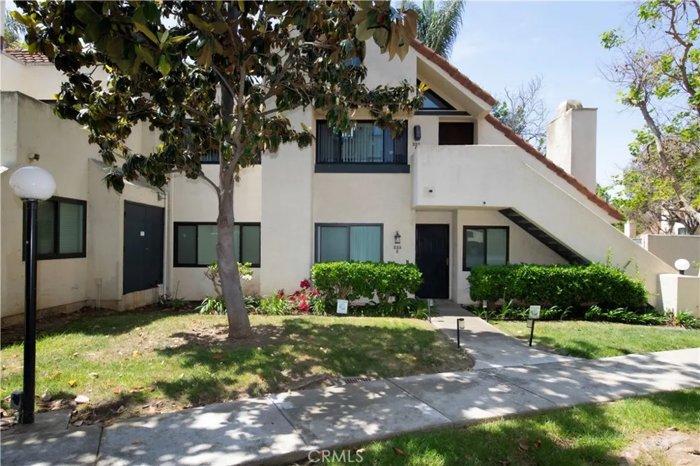 333 Melrose Drive #E Vista, CA 92083