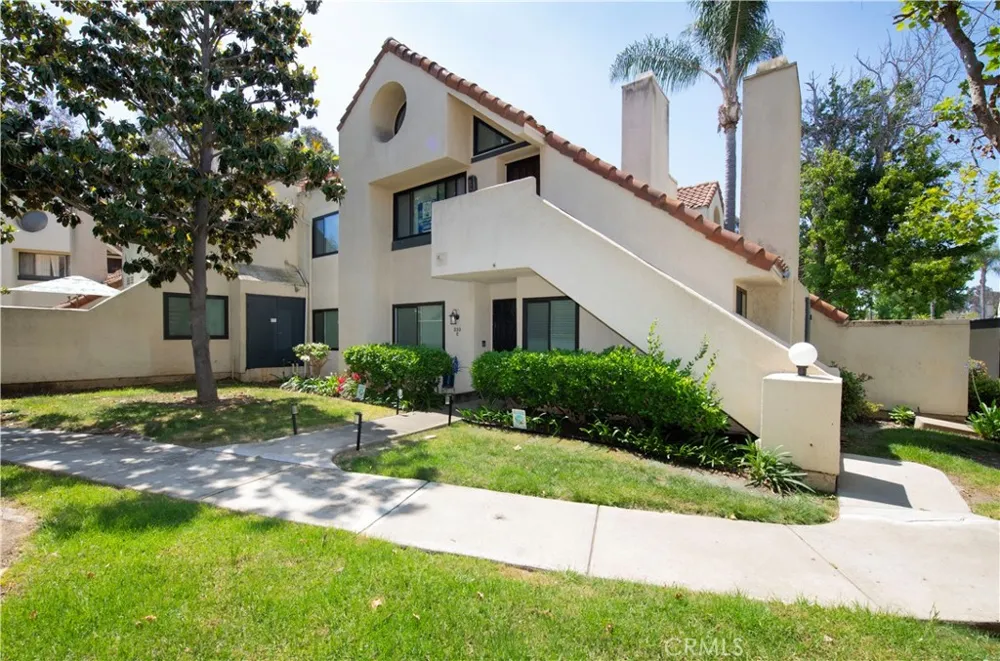 333 Melrose Drive #E Vista, CA 92083