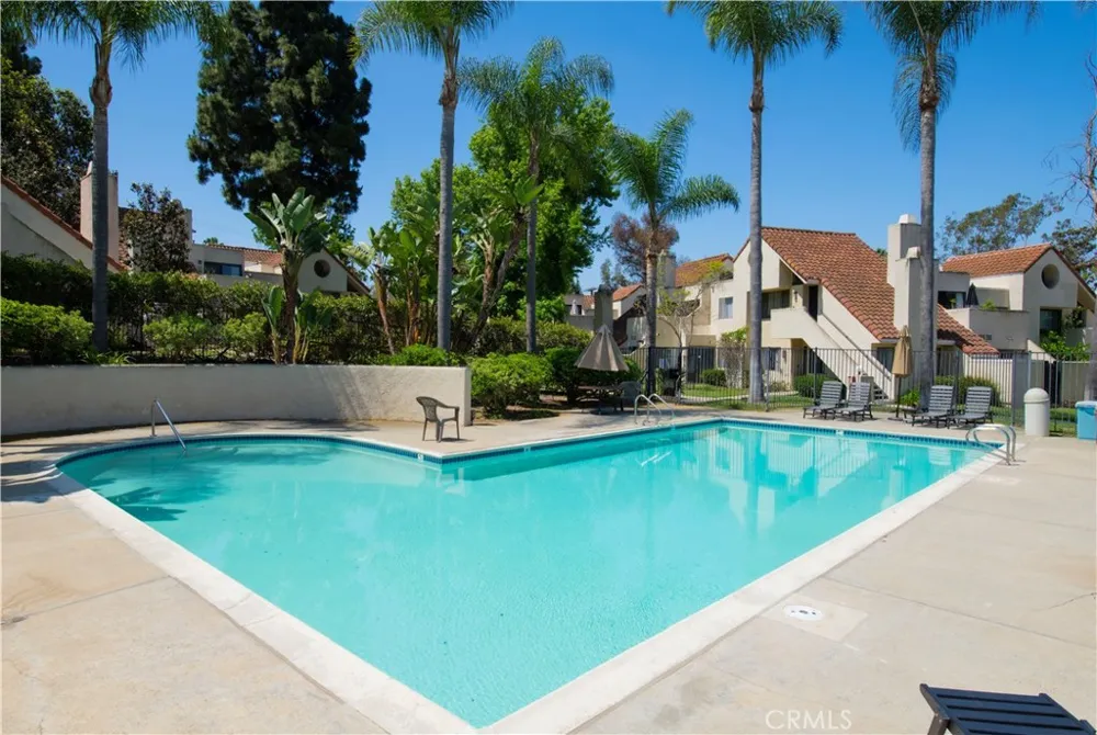 333 Melrose Drive #E Vista, CA 92083