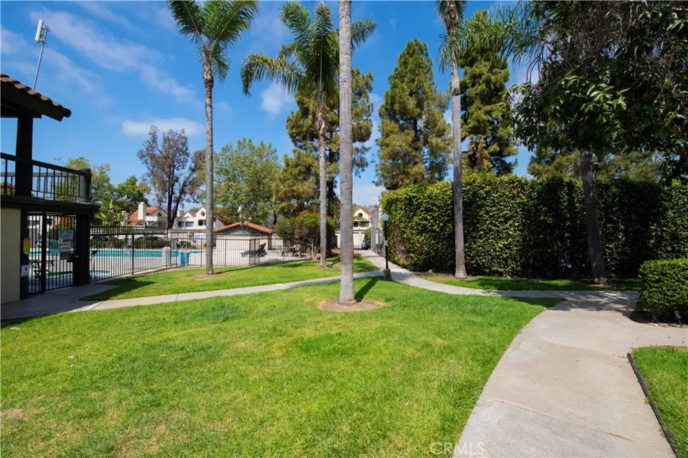 333 Melrose Drive #E Vista, CA 92083